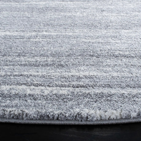 Safavieh Cyrus Shag 6'-7" x 6'-7" Rug in Grey / Ivory