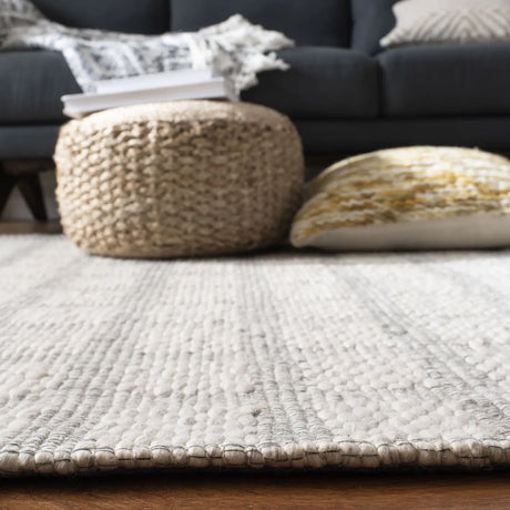 Safavieh Marbella 4'-0" x 6'-0" Rug in Beige