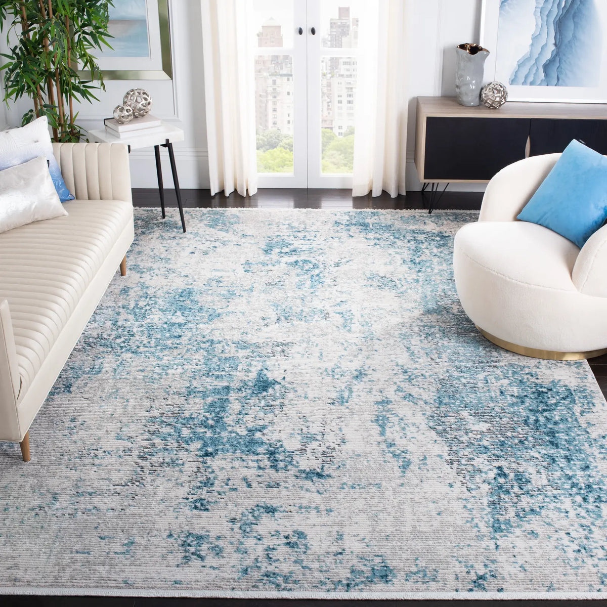 Safavieh Shivan 8'-0" x 10'-0" Rug in Blue / Grey