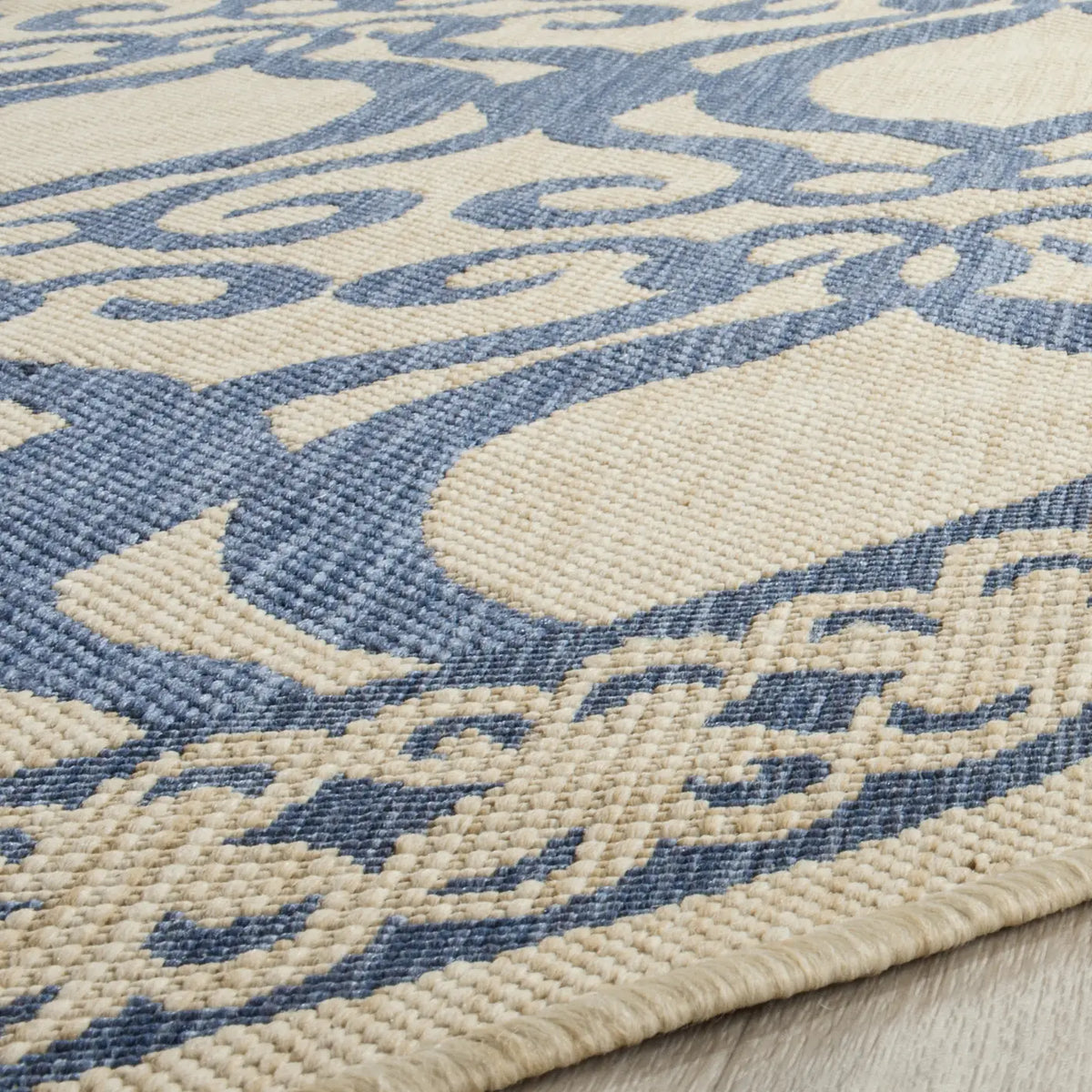 Safavieh Courtyard 6'-7" x 6'-7" Rug in Natural / Blue