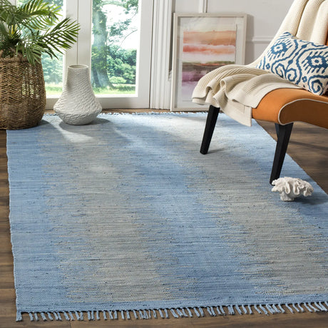Safavieh Montauk 4'-0" x 6'-0" Rug in Light Blue
