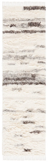 Safavieh Kenya 2'-3" x 8'-0" Rug in Grey / Ivory