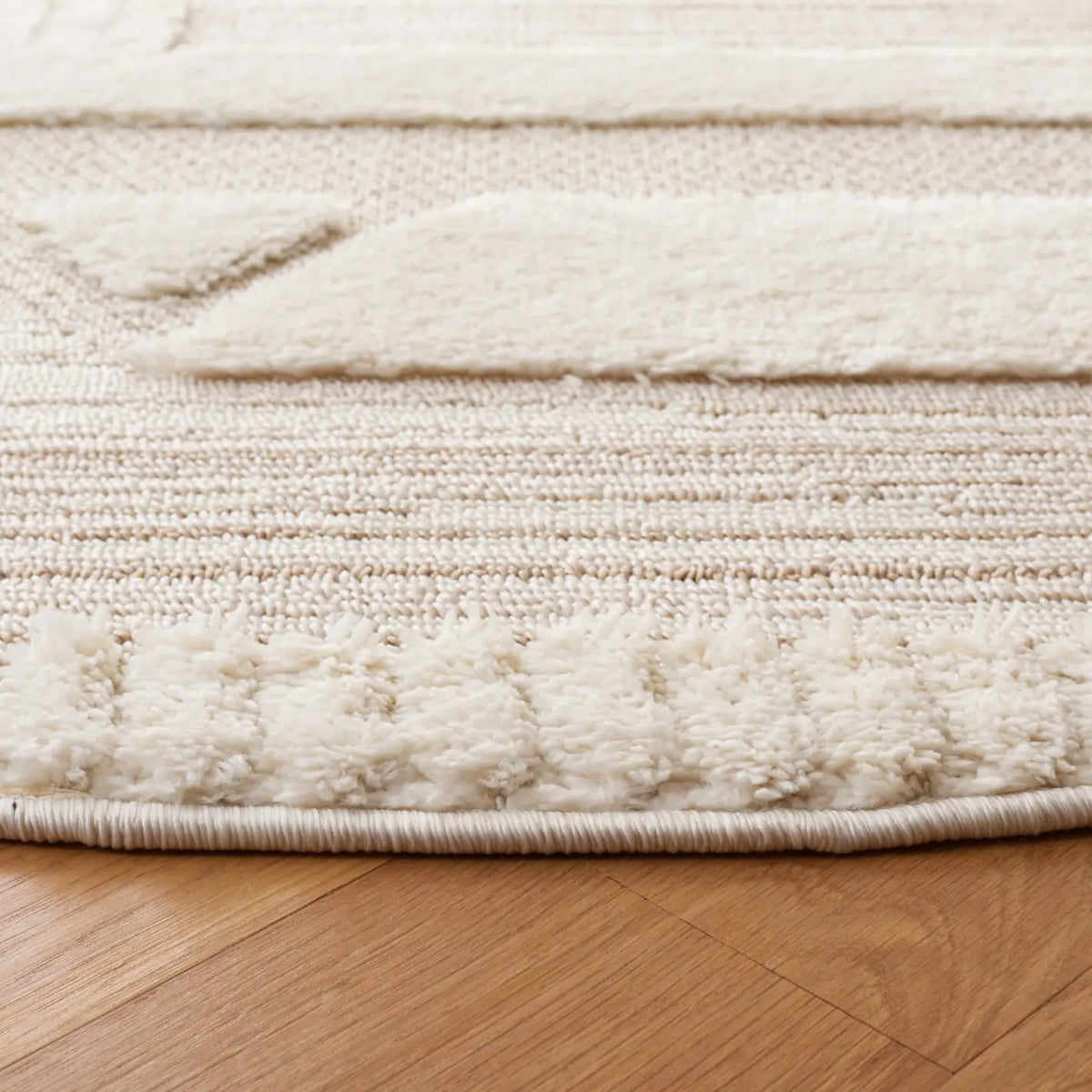 Safavieh Urban 6'-7" x 6'-7" Rug in Ivory / Beige