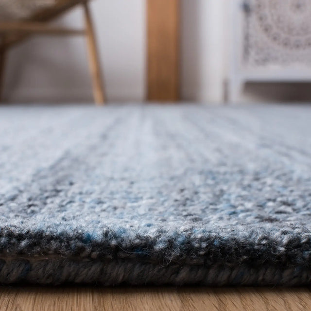 Safavieh Abstract 4'-0" x 6'-0" Rug in Grey