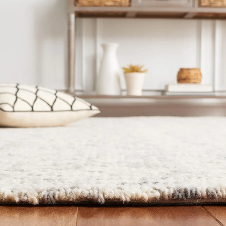 Safavieh Abstract 4'-0" x 6'-0" Rug in Grey / Ivory