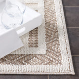 Safavieh Global 4'-0" x 6'-0" Rug in Ivory / Beige
