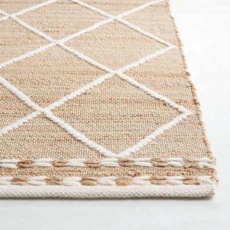 Safavieh Natural Fiber 4'-0" x 6'-0" Rug in Natural / Ivory