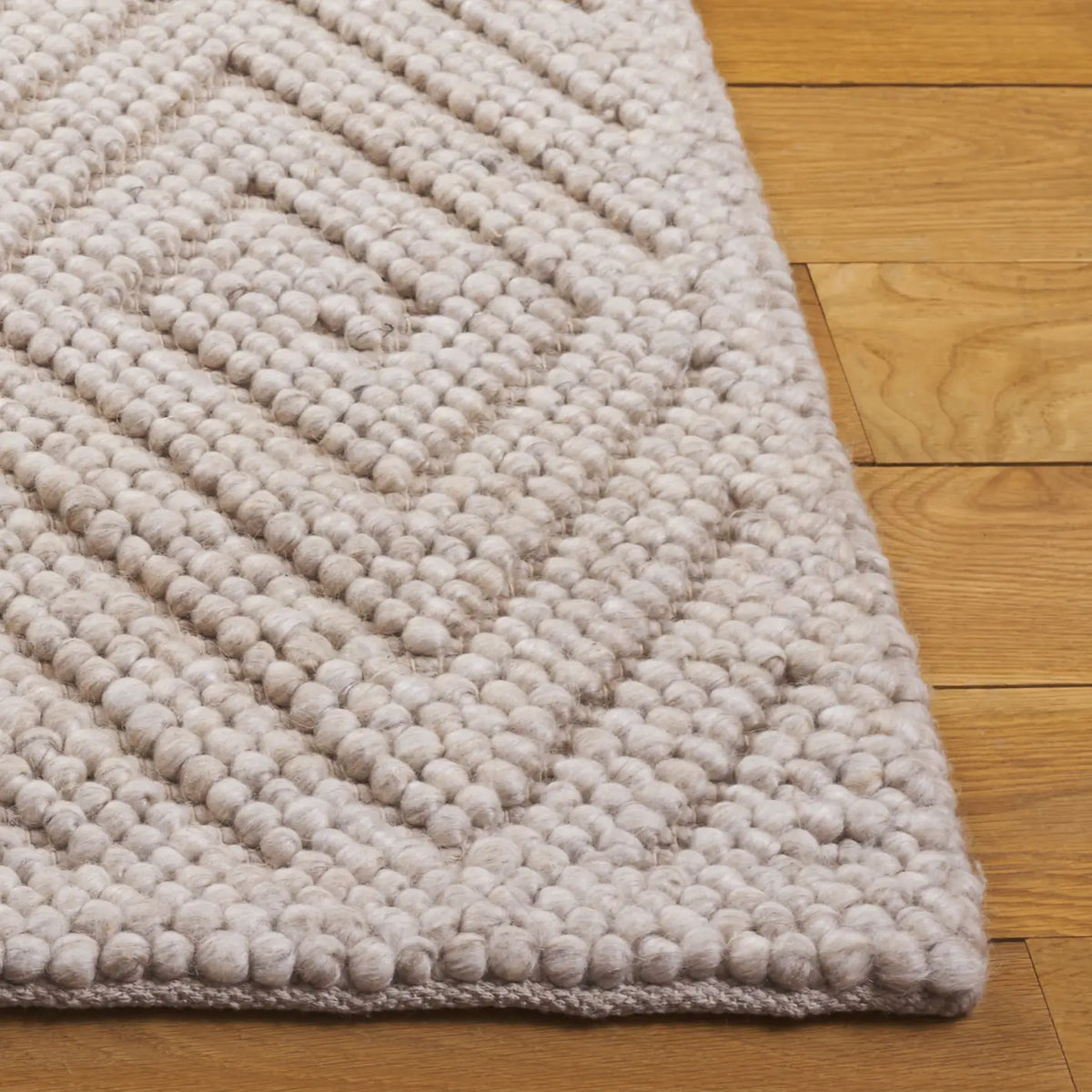 Safavieh Natura 4'-0" x 6'-0" Rug in Beige
