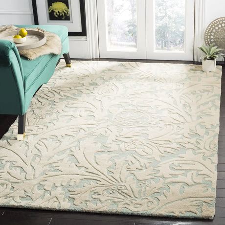 Safavieh Soho 3'-6" x 5'-6" Rug in Light Blue / Beige