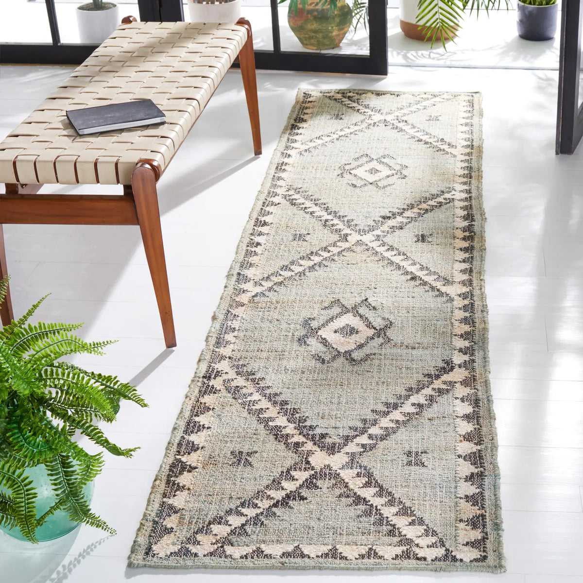 Safavieh Kilim 2'-3" x 9'-0" Rug in Blue / Black