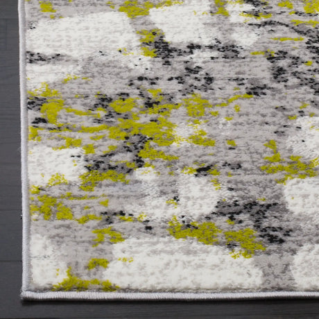 Safavieh Skyler 5'-1" x 7'-6" Rug in Grey / Green