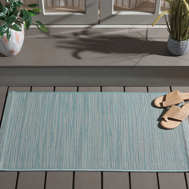 Safavieh Courtyard 2'-0" x 3'-7" Rug in Aqua / Cream