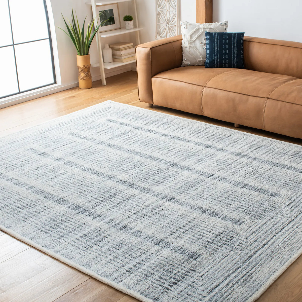 Safavieh Metro 6'-0" x 9'-0" Rug in Light Grey / Ivory