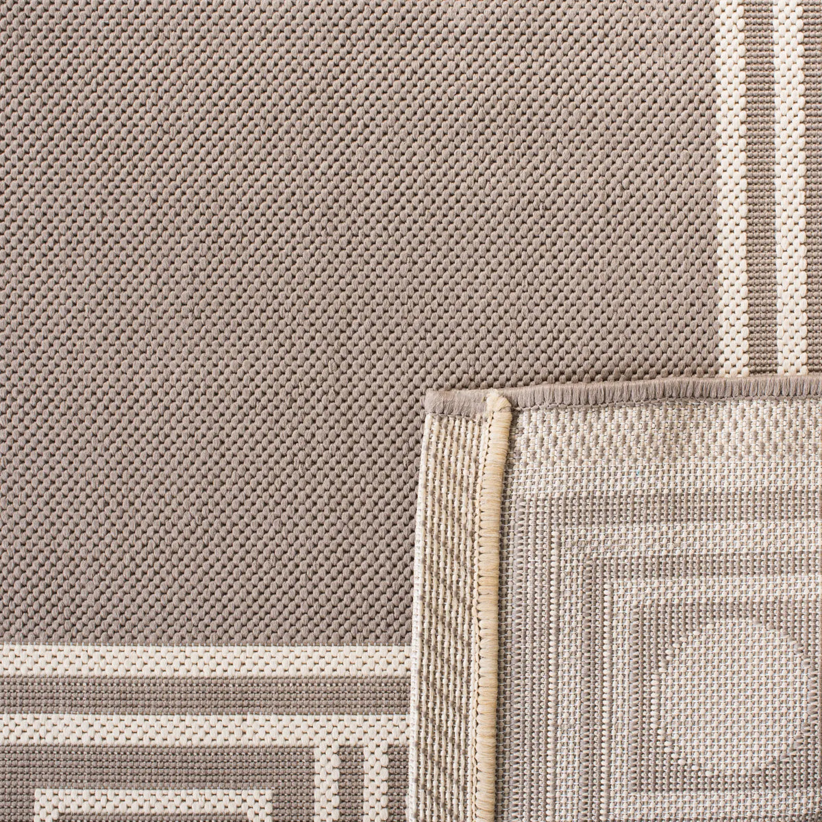 Safavieh Courtyard 4'-0" x 5'-7" Rug in Dark Beig / Beige