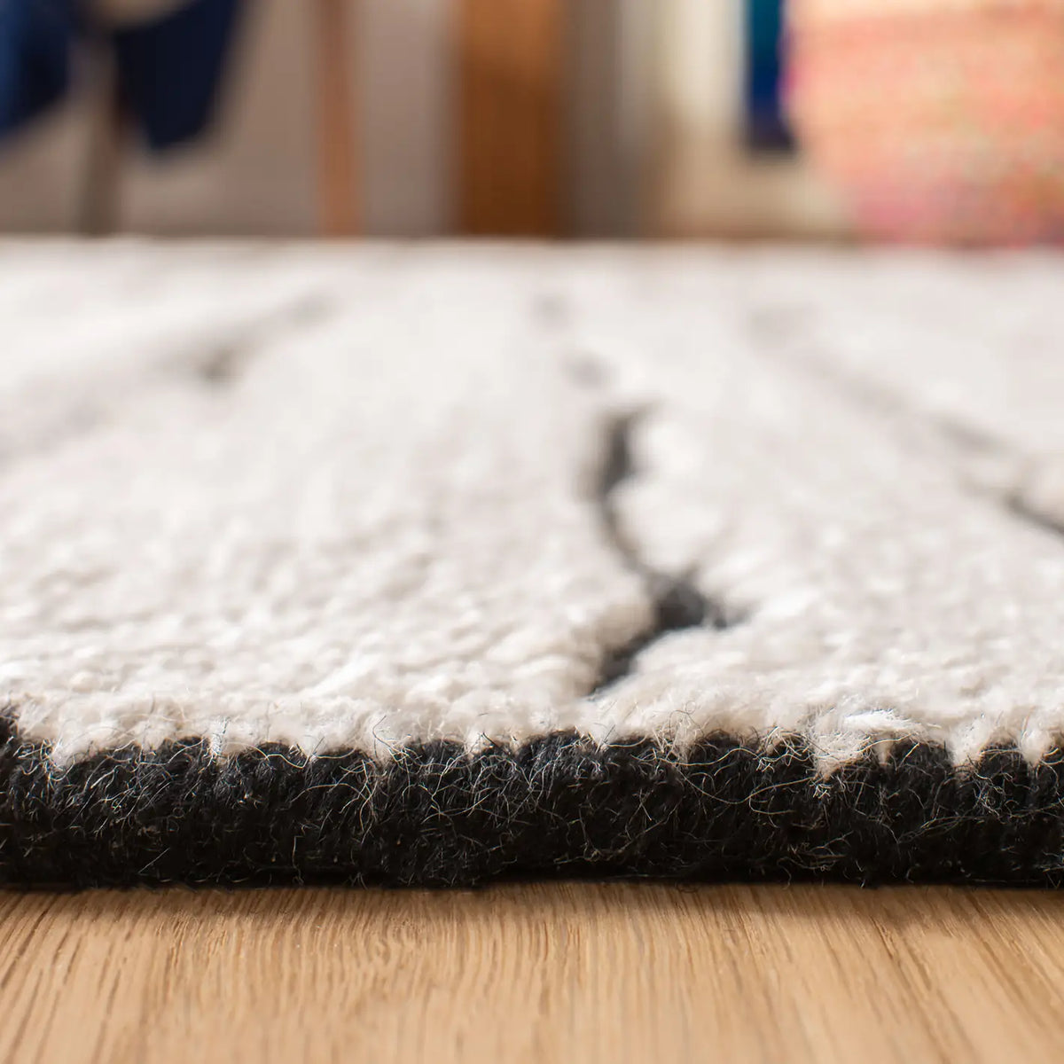 Safavieh Casablanca 5'-0" x 8'-0" Rug in Charcoal / Ivory