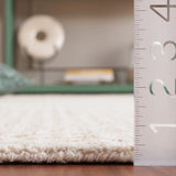 Safavieh Ebony 4'-0" x 6'-0" Rug in Beige / Gold