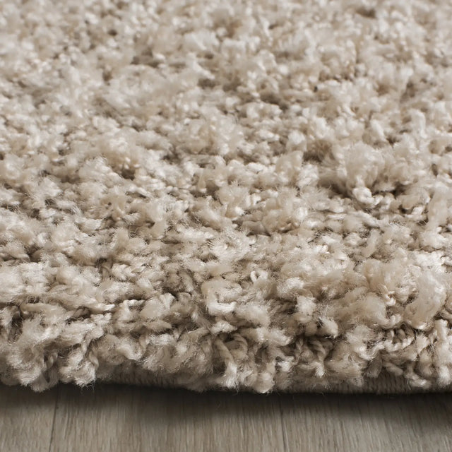 Safavieh Sgl-Laguna Shag 5'-3" x 5'-3" Rug in Sand