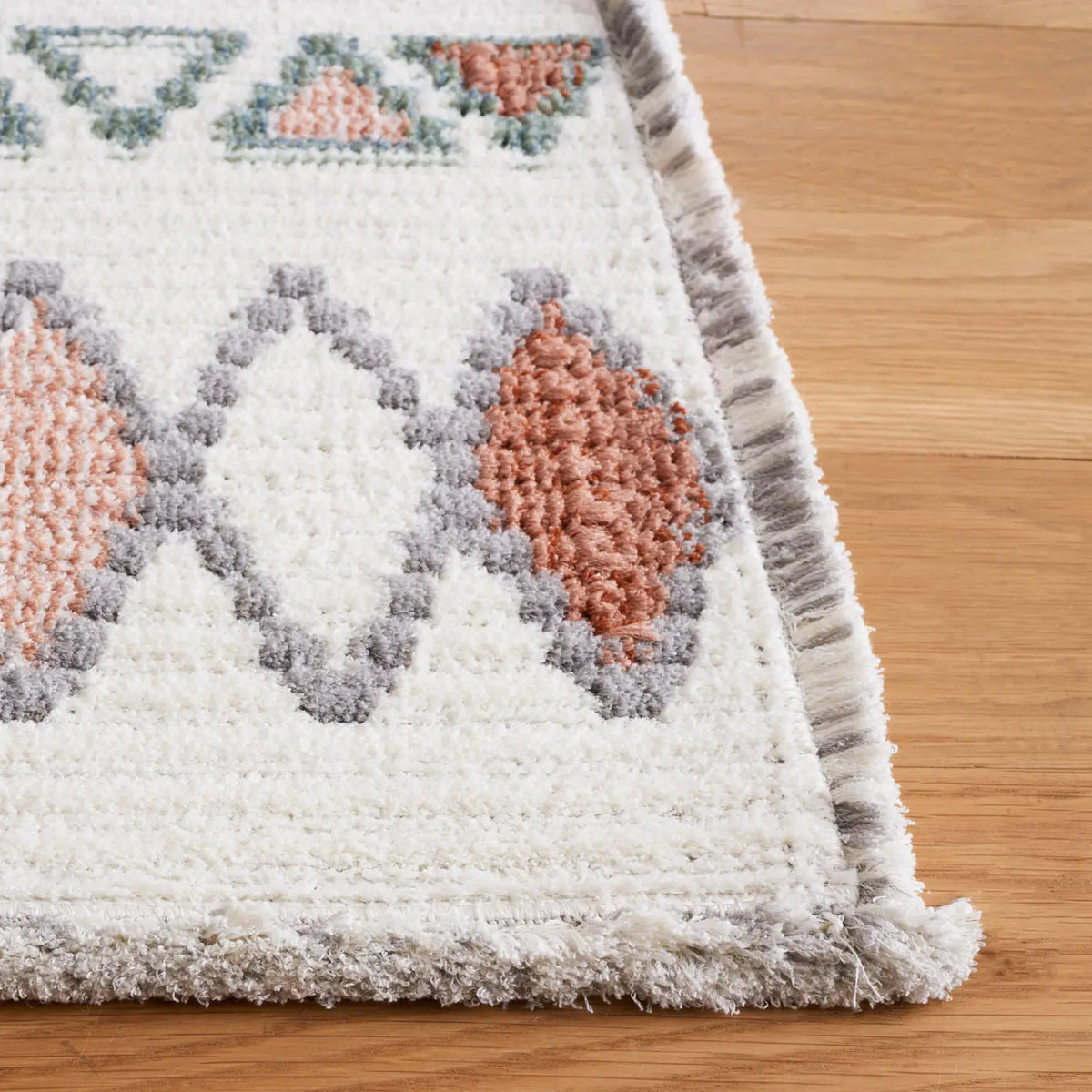 Safavieh Marrakesh 4'-0" x 6'-0" Rug in Ivory / Multi