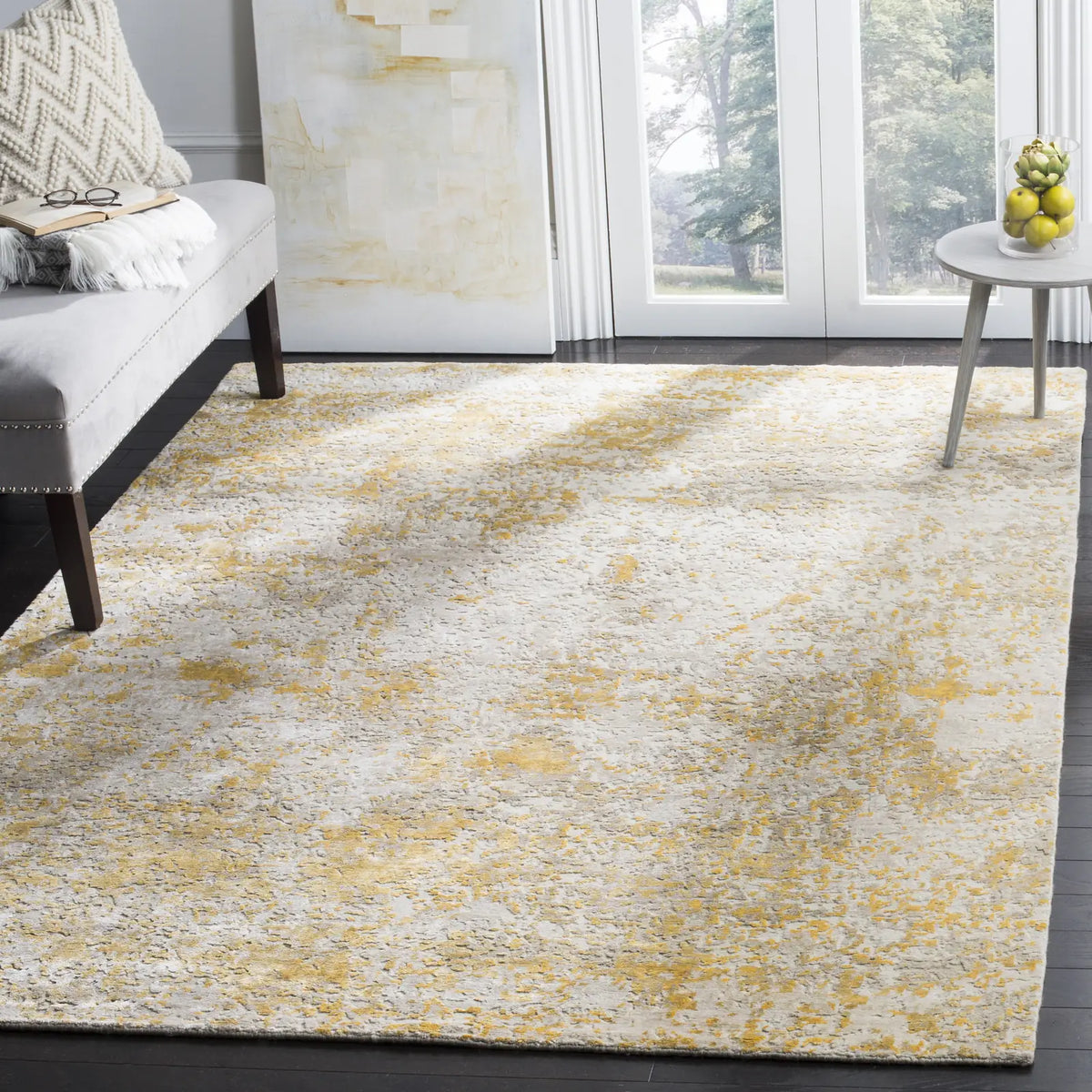 Safavieh Tiffany 6'-0" x 9'-0" Rug in Beige / Grey