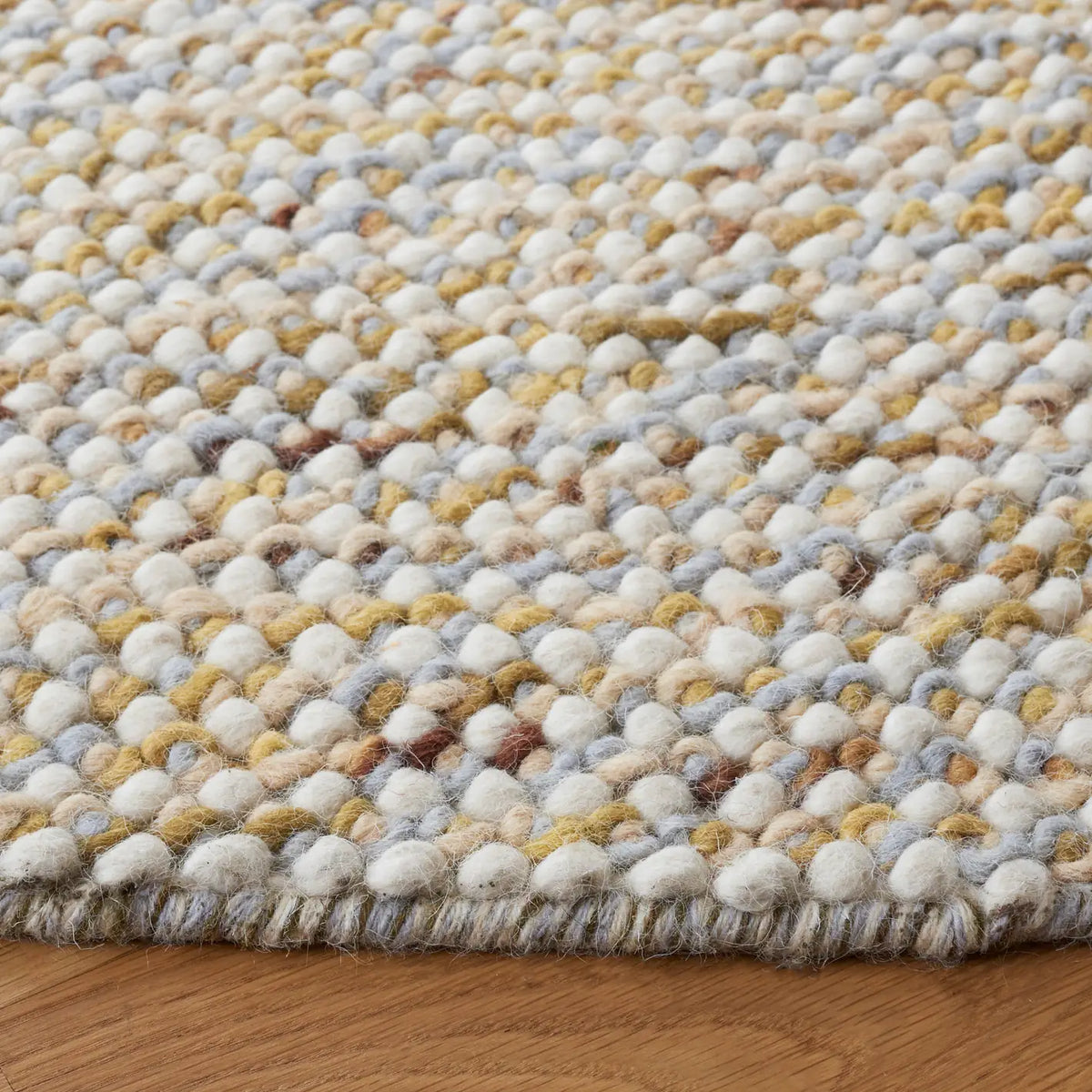 Safavieh Vermont 6'-0" x 6'-0" Rug in Ivory / Silver