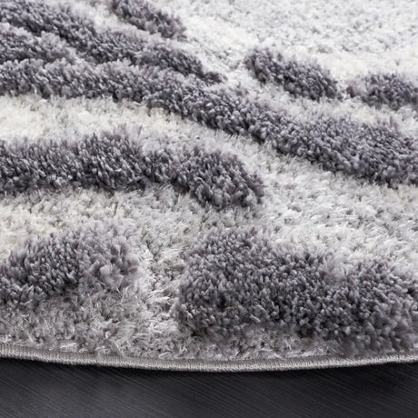 Safavieh Hi-Lo Shag 6'-7" x 6'-7" Rug in Grey / Light Grey