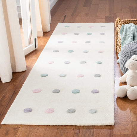 Safavieh Safavieh Kids 2'-6" x 8'-0" Rug in Ivory