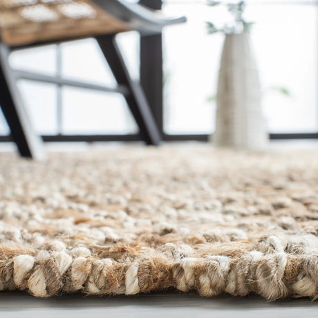 Safavieh Natural Fiber 4'-0" x 6'-0" Rug in Natural / Grey