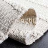 Safavieh Kilim 4'-0" x 6'-0" Rug in Light Grey / Ivory