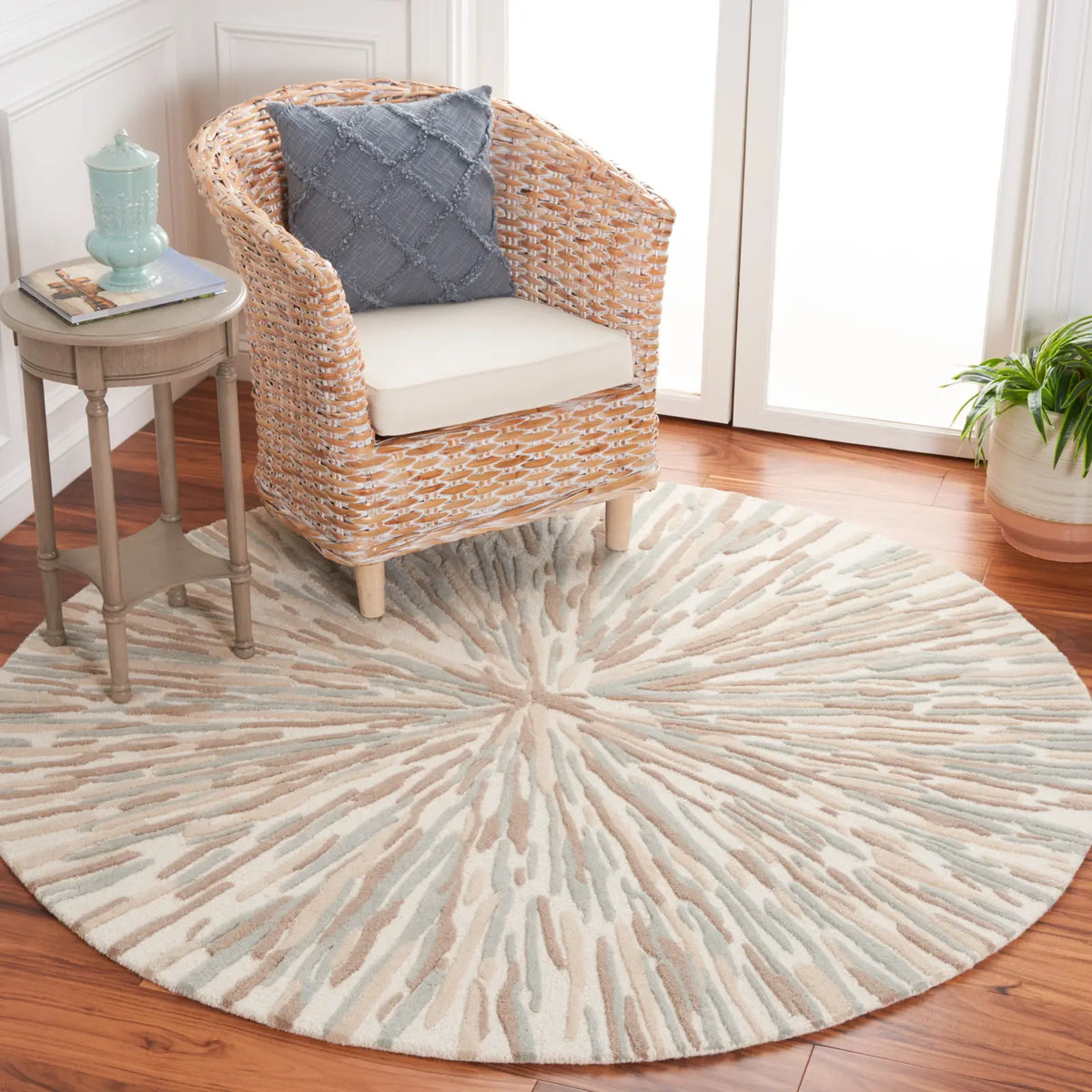 Safavieh Fifth Avenue 6'-0" x 6'-0" Rug in Ivory / Grey