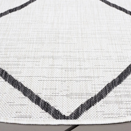 Safavieh Courtyard 6'-7" x 6'-7" Rug in Ivory / Black