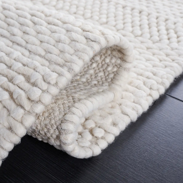 Safavieh Natura 4'-0" x 6'-0" Rug in Ivory