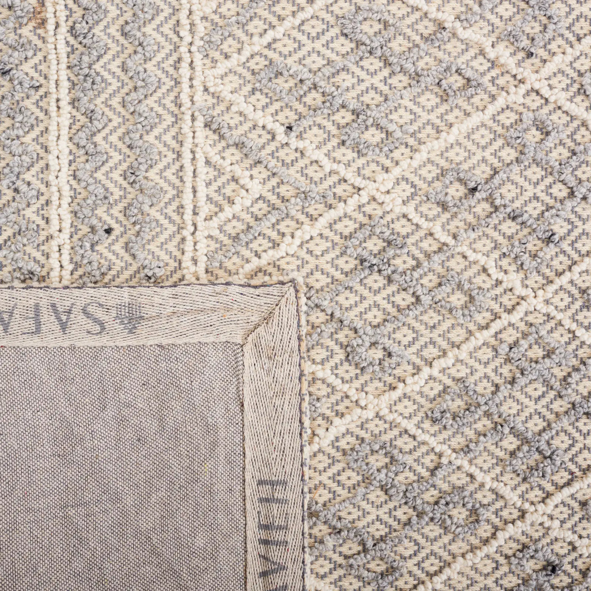 Safavieh Trace 5'-0" x 8'-0" Rug in Grey / Beige