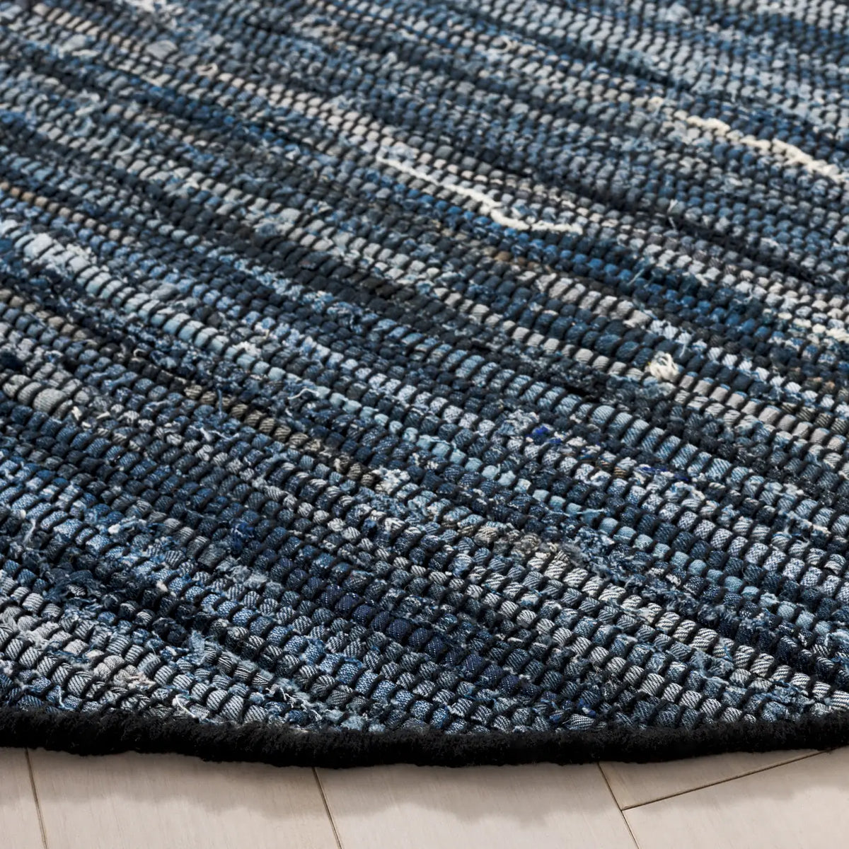 Safavieh Rag Rug 6'-0" x 6'-0" Rug in Blue / Black