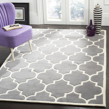 Safavieh Chatham 5'-0" x 8'-0" Rug in Dark Grey / Ivory