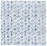 Safavieh Amelia 700 6'-7" x 6'-7" Rug in Grey / Navy