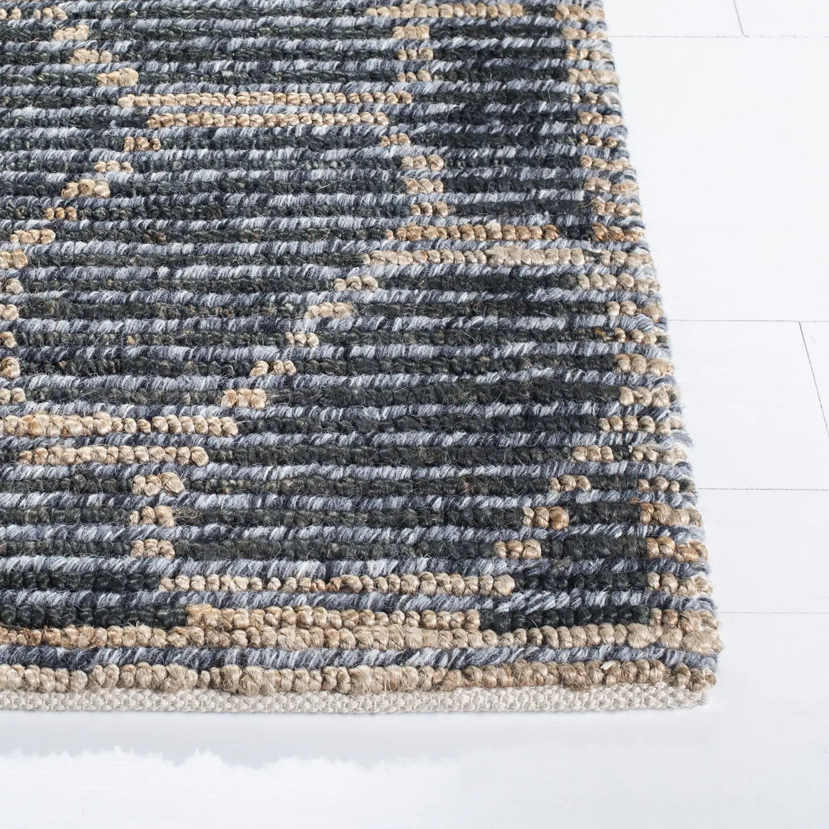 Safavieh Natural Fiber 4'-0" x 6'-0" Rug in Beige / Charcoal