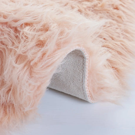 Safavieh Faux Sheep Skin 4'-0" x 6'-0" Rug in Light Pink