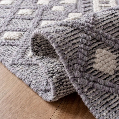 Safavieh Natura 5'-0" x 8'-0" Rug in Cream / Purple