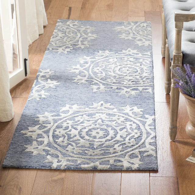 Safavieh Bella 2'-3" x 7'-0" Rug in Blue