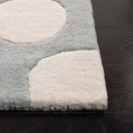 Safavieh Soho 3'-6" x 5'-6" Rug in Grey / Ivory
