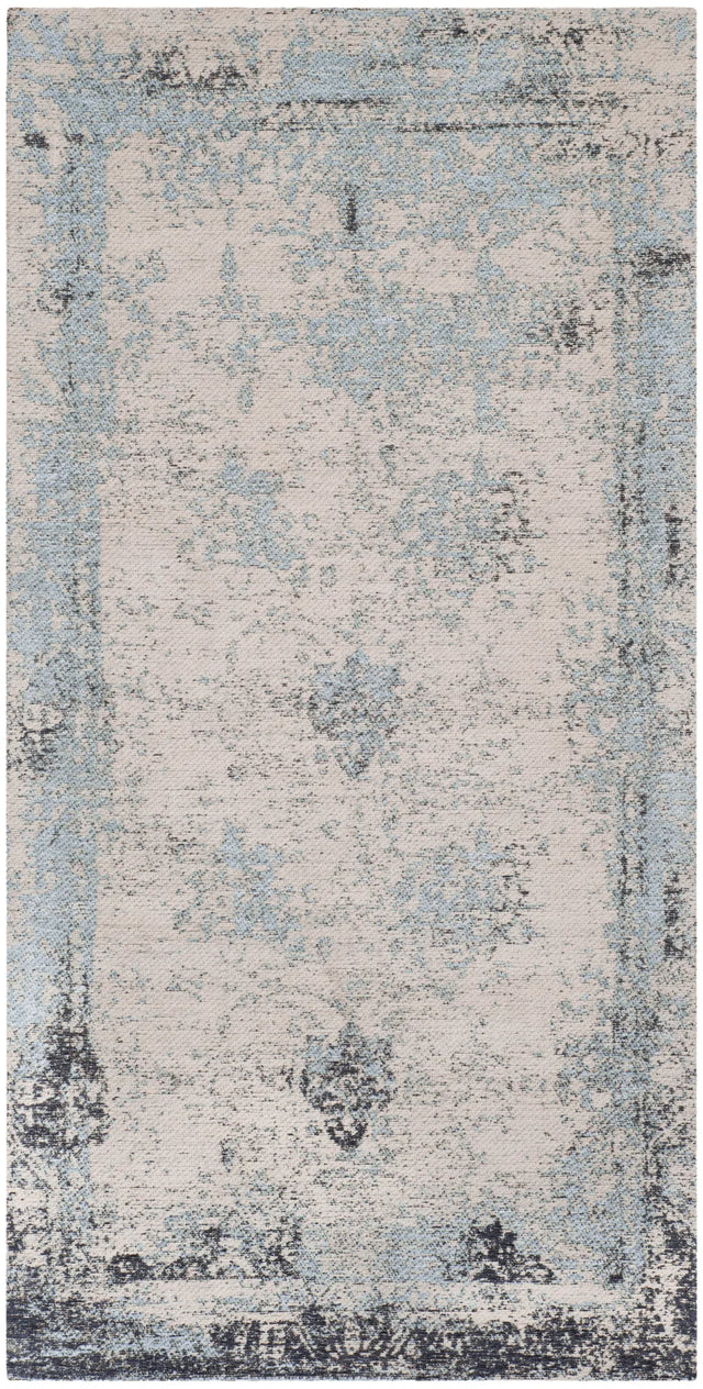 Safavieh Classic Vintage 2'-4" x 4'-8" Rug in Blue