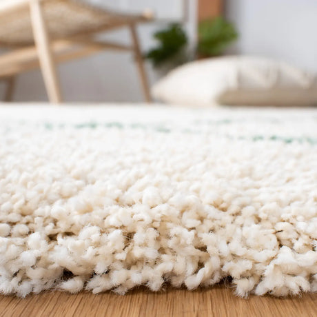 Safavieh Hudson Shag 4'-0" x 6'-0" Rug in Ivory / Green