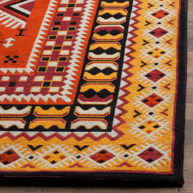 Safavieh Classic Vintage 4'-0" x 6'-0" Rug in Orange / Gold