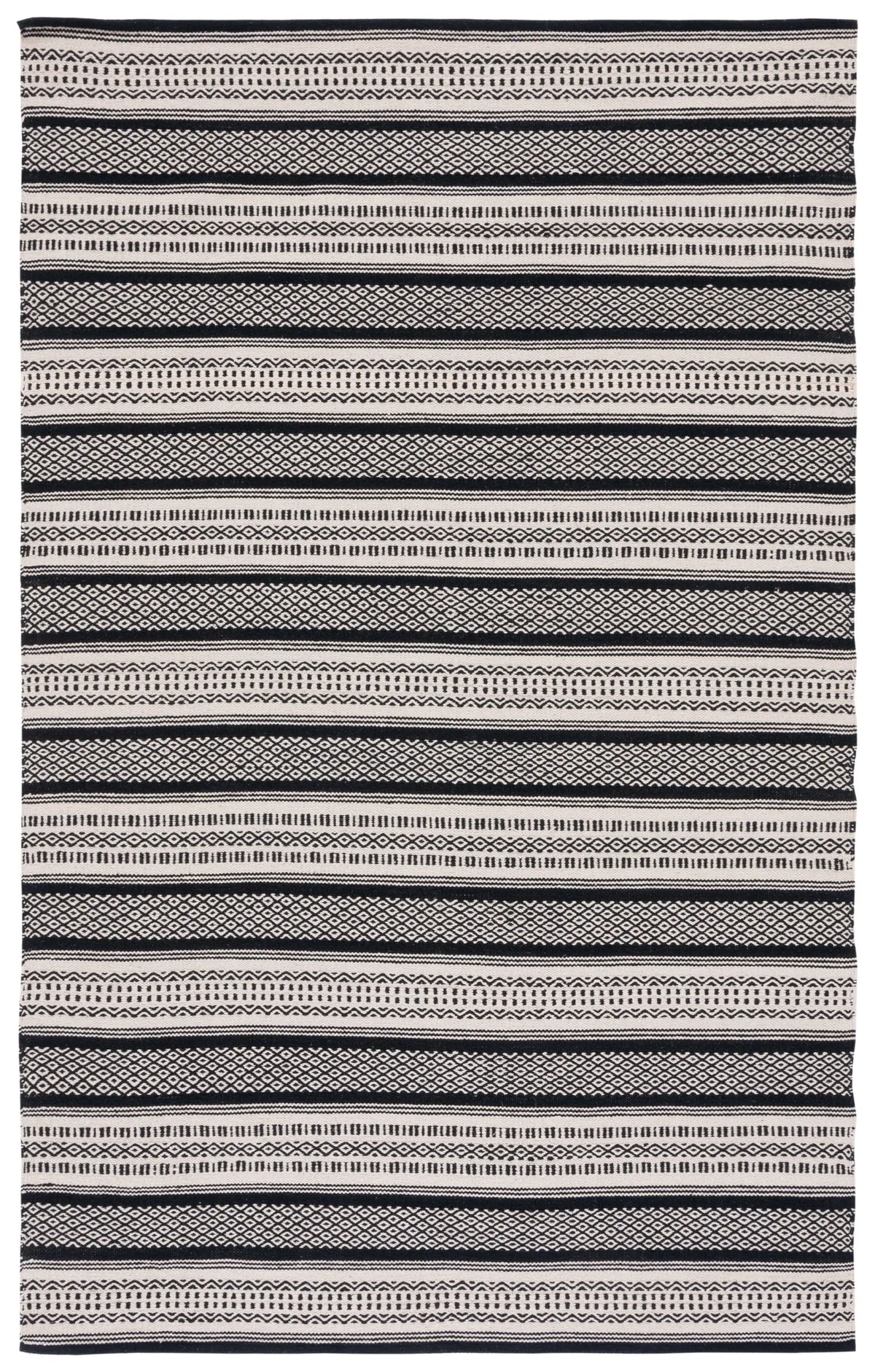 Safavieh Montauk 4'-0" x 6'-0" Rug in Black / Ivory