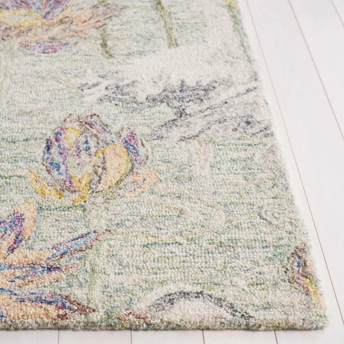 Safavieh Blossom 4'-0" x 6'-0" Rug in Green / Ivory