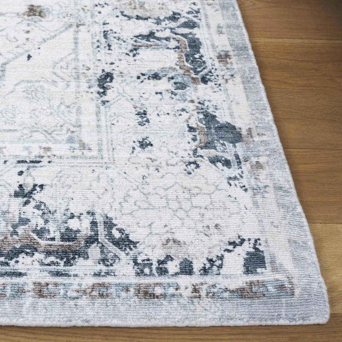 Safavieh Mirage 6'-0" x 9'-0" Rug in Blue / Creme