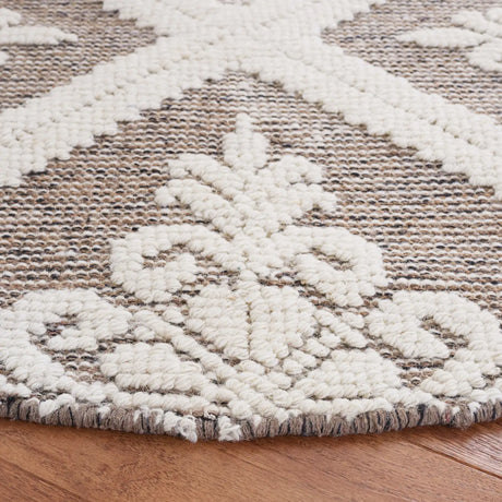 Safavieh Vermont 6'-0" x 6'-0" Rug in Ivory / Brown