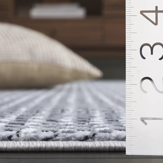 Safavieh Slate 700 4'-0" x 6'-0" Rug in Grey / Ivory Black