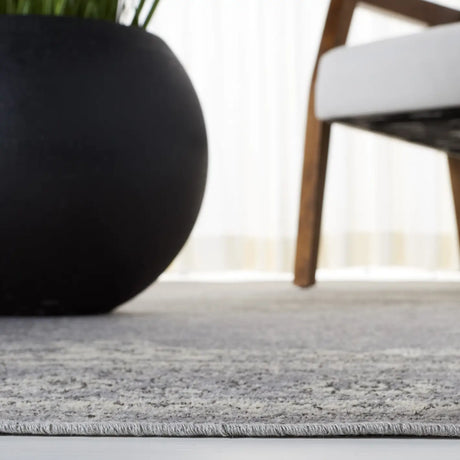Safavieh Atlas 5'-3" x 7'-7" Rug in Charcoal / Grey