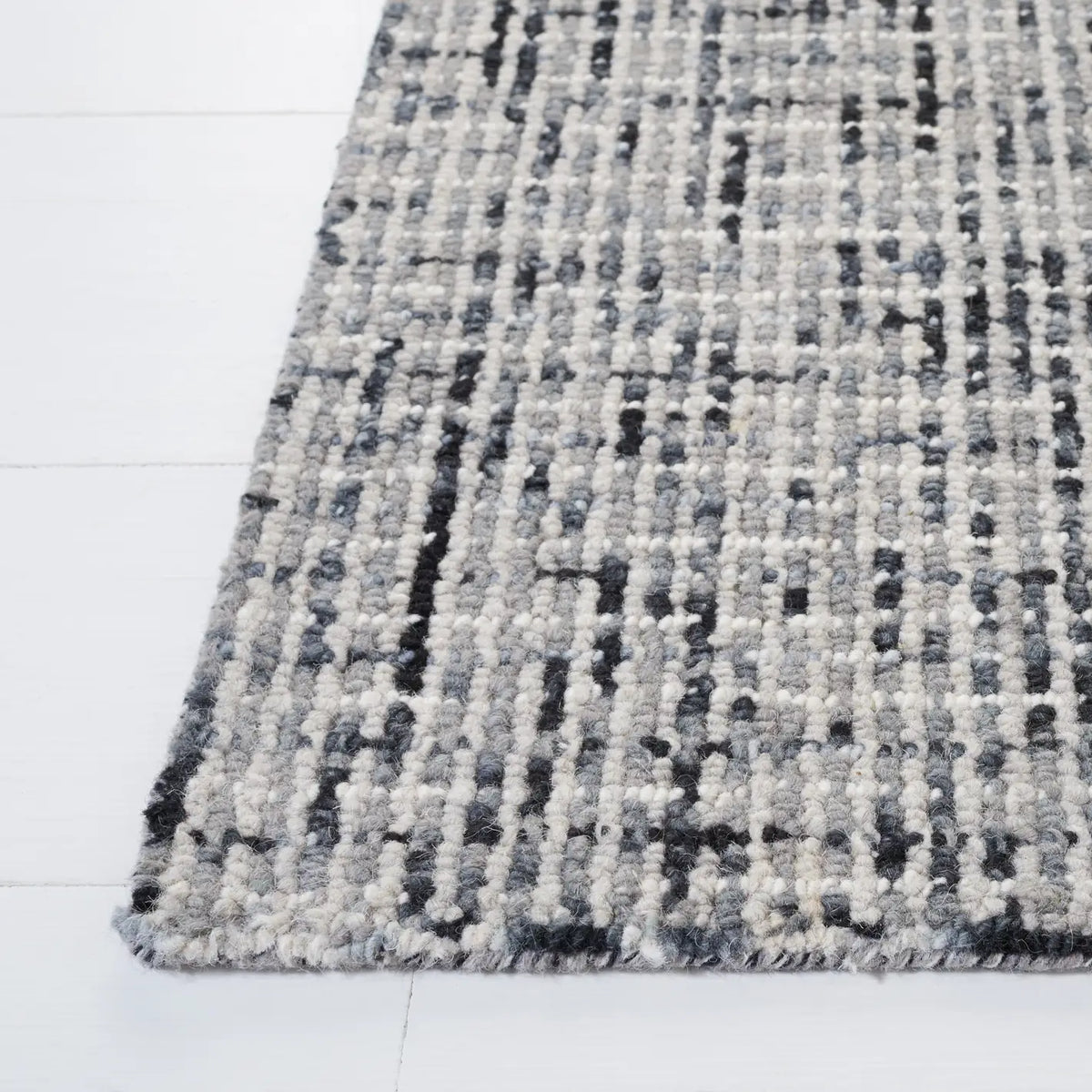 Safavieh Abstract 4'-0" x 6'-0" Rug in Dark Grey / Ivory